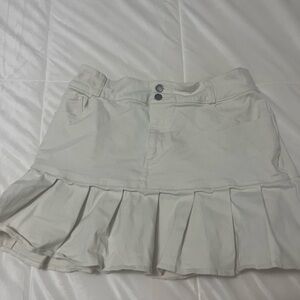 Hollister Off-White High-Rise Skirt